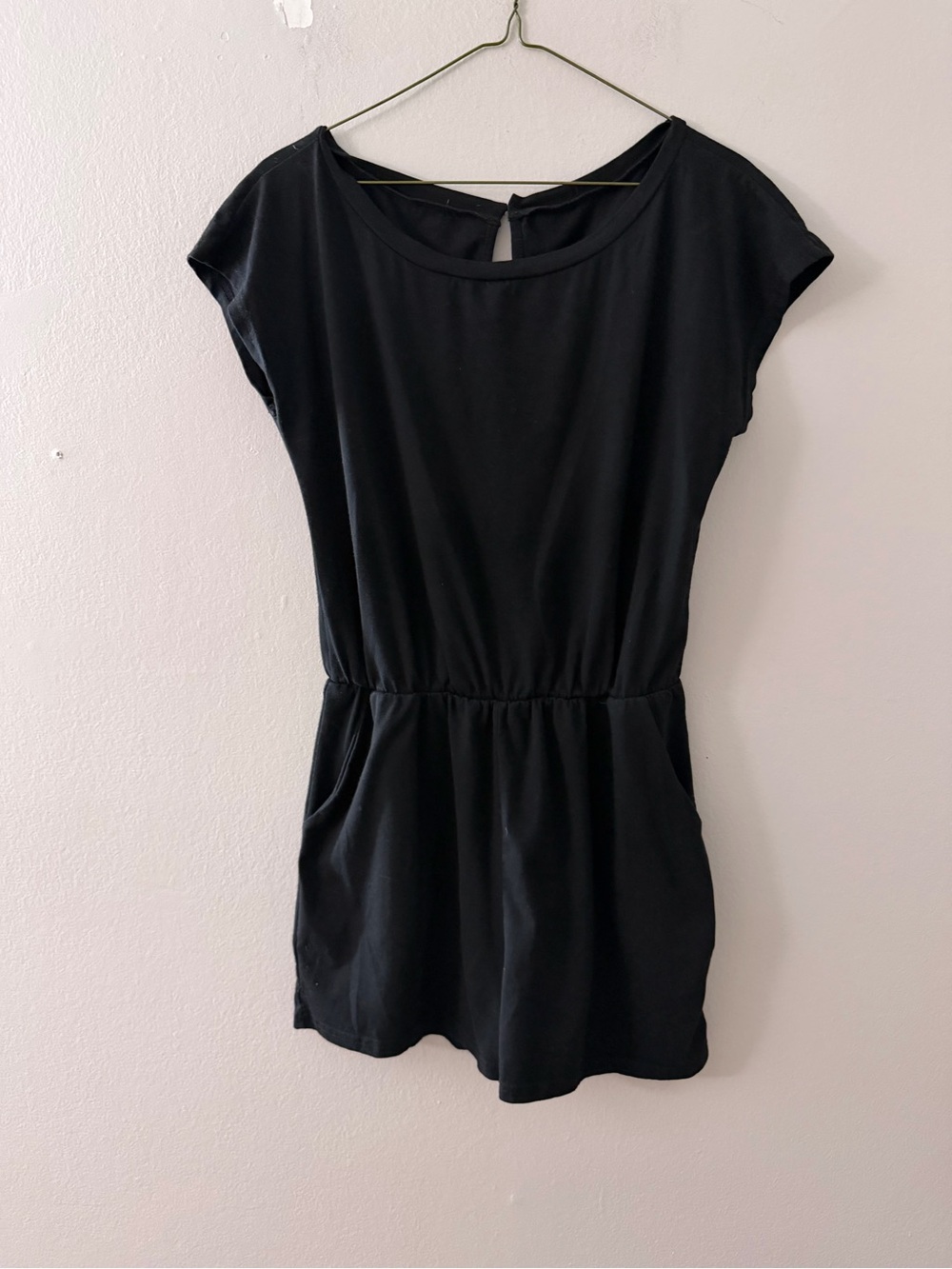 Classic Black Short-Sleeve Women’s Romper with Pockets